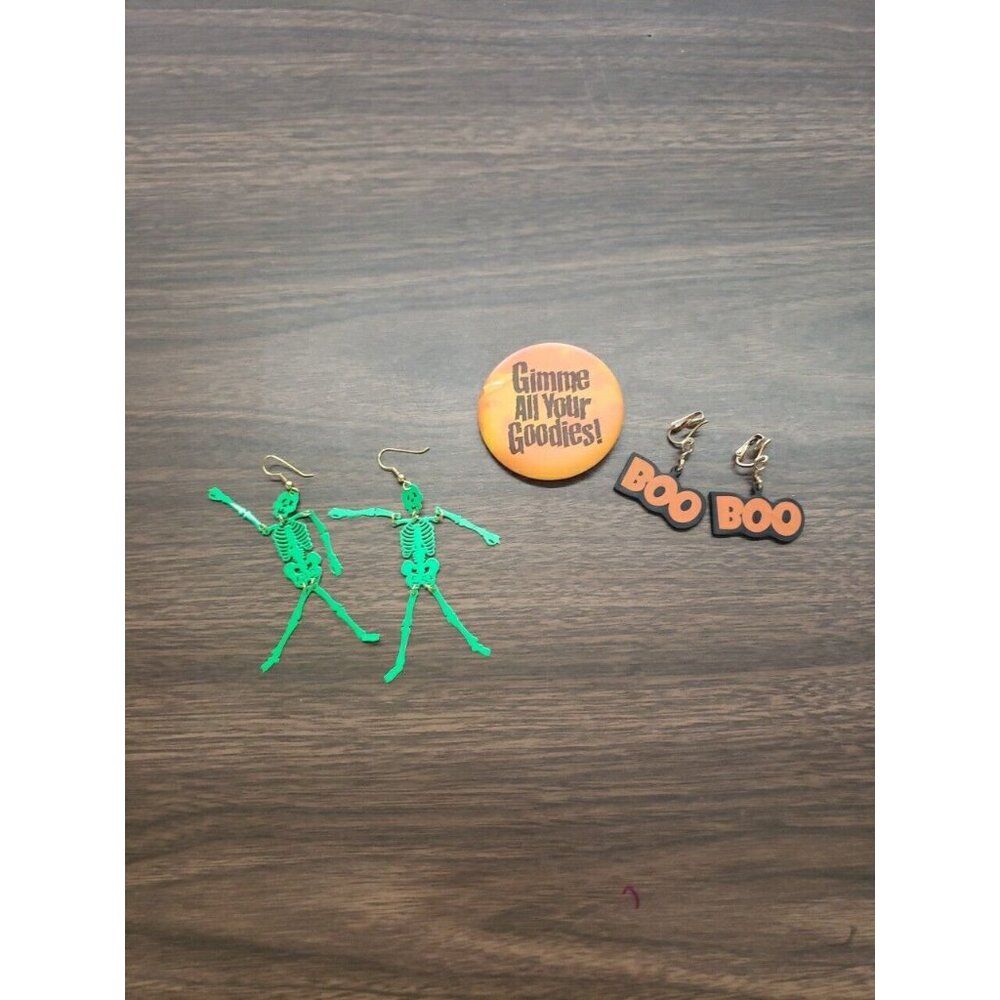 Lot of Vtg 1983 Hallmark Halloween Pinback Button Gimme & 2 Pair Earrings